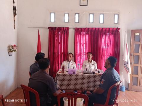 Staf Bawaslu Kota Banjar saat melaksanakan pengawasan PDPPB di Kantor PArtai Perindo (14/09/206)