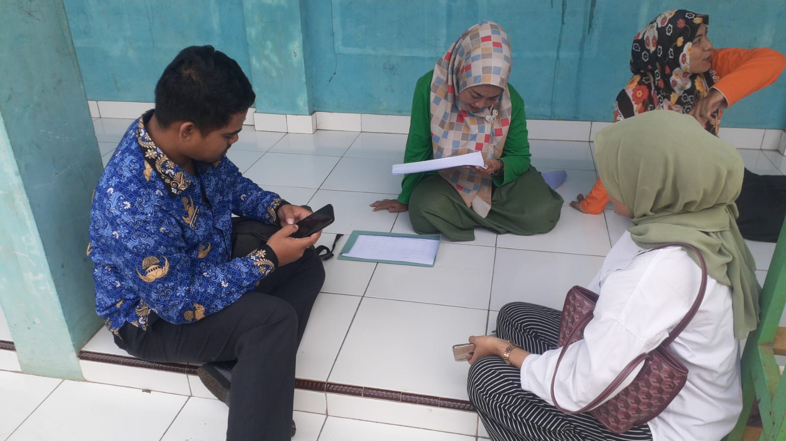 Badan Pengawas Pemilu (Bawaslu) Kota Banjar melaksanakan kegiatan Uji Petik Pemilih Pemula dengan segmentasi santri di Pesantren Riyadhu Solihin