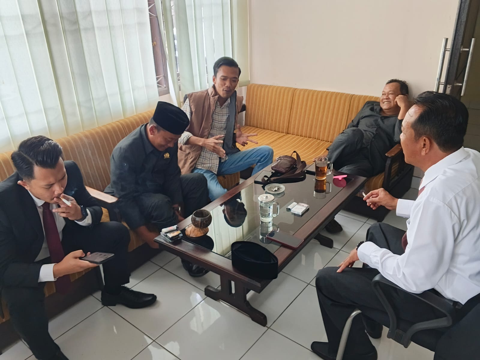 Wahidan Anggota Bawaslu Kota Banjar saat diskusi bersama ketua dan sejumlah anggota DPRD Kota Banjar