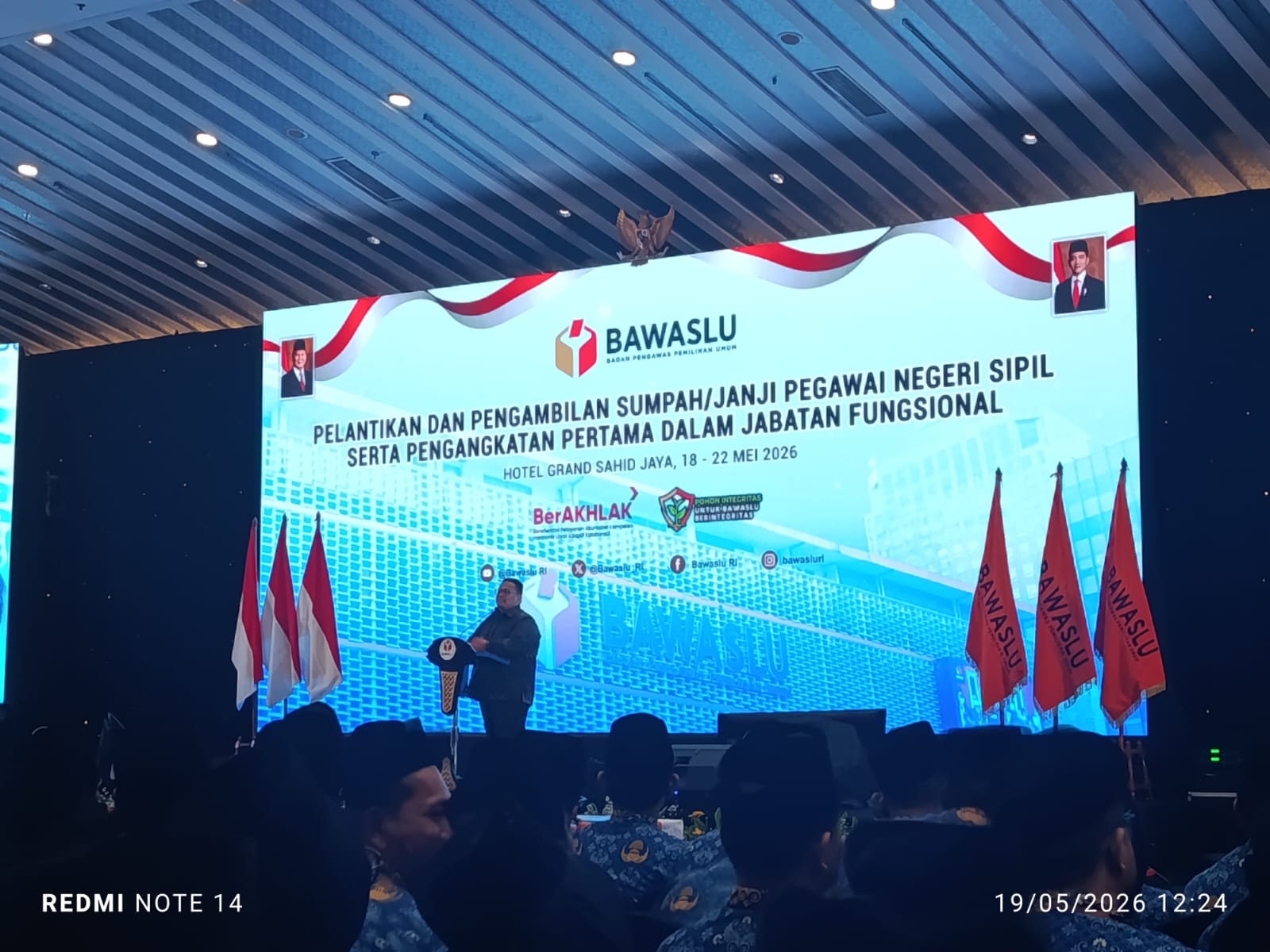 Ketua Bawaslu RI saat sedang memberikan pembekalan kepada PNS terlantik di Grand Sahid Jaya, Jakarta
