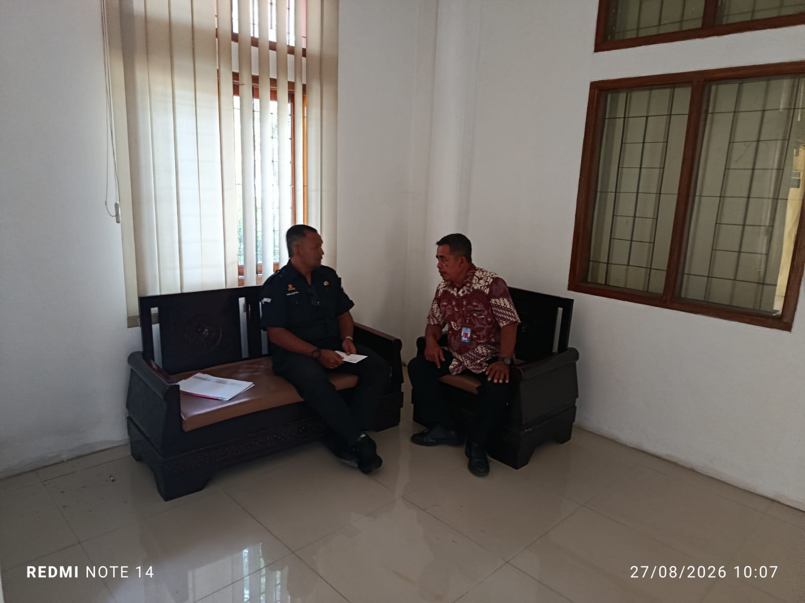 Staf Bawaslu Kota Banjar saat Melaksanakan Uji Petik di Desa Waringinsari (27/08/026)