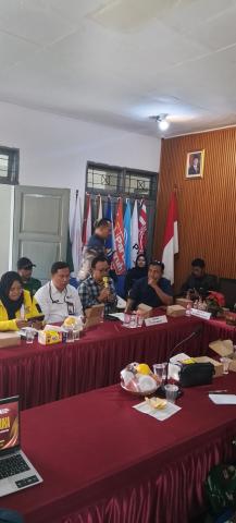 Ketua Bawaslu Kota Banjar, Rudi Ilham Ginanjar saat menyampaikan catatan pengawasan dan saran perbaikan pemutakhiran data pemilih berkelanjutan Triwulan III kepada KPU Kota Banjar (29/09/2026)