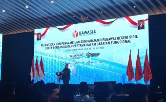 Ketua Bawaslu RI saat sedang memberikan pembekalan kepada PNS terlantik di Grand Sahid Jaya, Jakarta