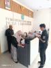 Staf Bawaslu Kota Banjar saat melaksanakan uji petik data pemilih berkelanjutan di Desa Langensari (27/09/20260